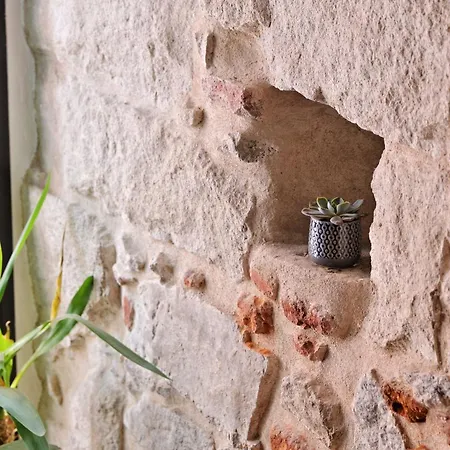 Отель Kalliste 3*