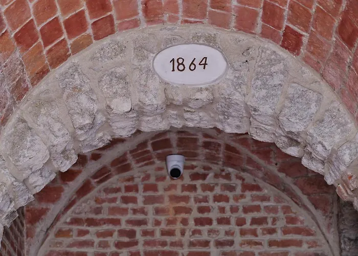 Готель Kalliste 3*