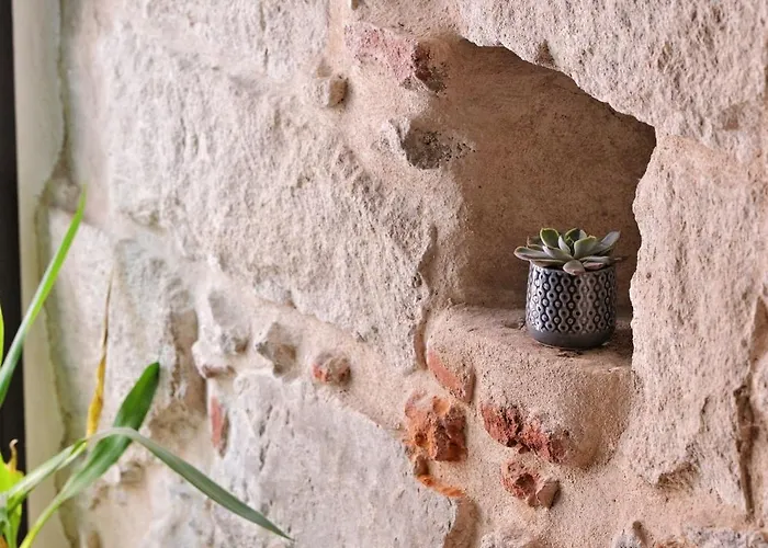 Готель Kalliste 3*