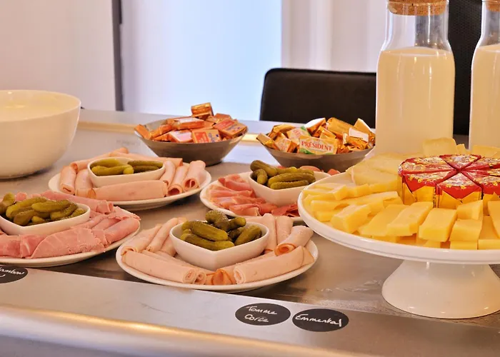 Готель Kalliste 3*